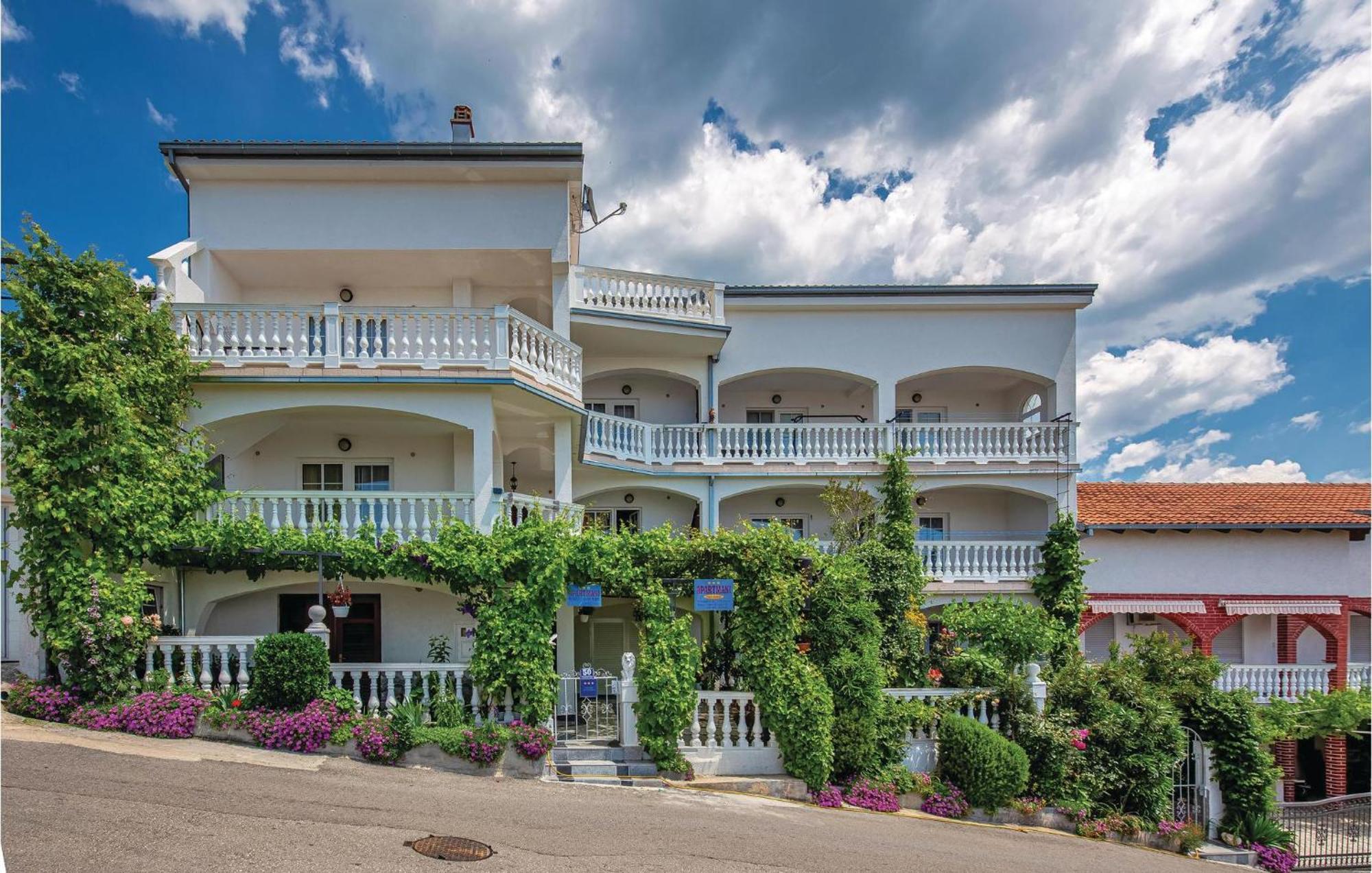 Stunning Apartment In Crikvenica With Wifi Eksteriør bilde